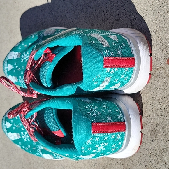 Christmas Sweater Brooks Revel athletic shoes - Picture 3 of 10